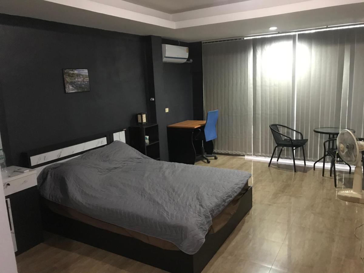 Old Town Hotell Haat Jomtien Eksteriør bilde